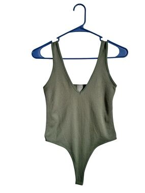 Dynamic Seamless Ribbed Deep V-Neck Olive Green Sleeveless Bodysuit OS
